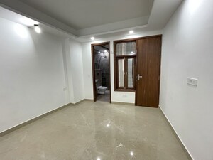 Room in 2 BHK Builder Floor at Saket – for Rent