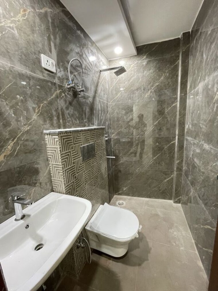 Bathroom, saket 2 Bedroom 1150 Sq.Ft. Builder Floor In Saket Delhi 10327666