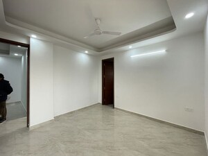 Room in 2 BHK Builder Floor at Saket – for Rent