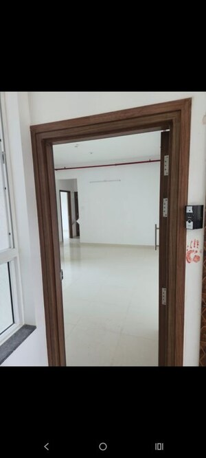 Room in 2 BHK Apartment at Runwal The Central Park, Chinchwad – for Rent