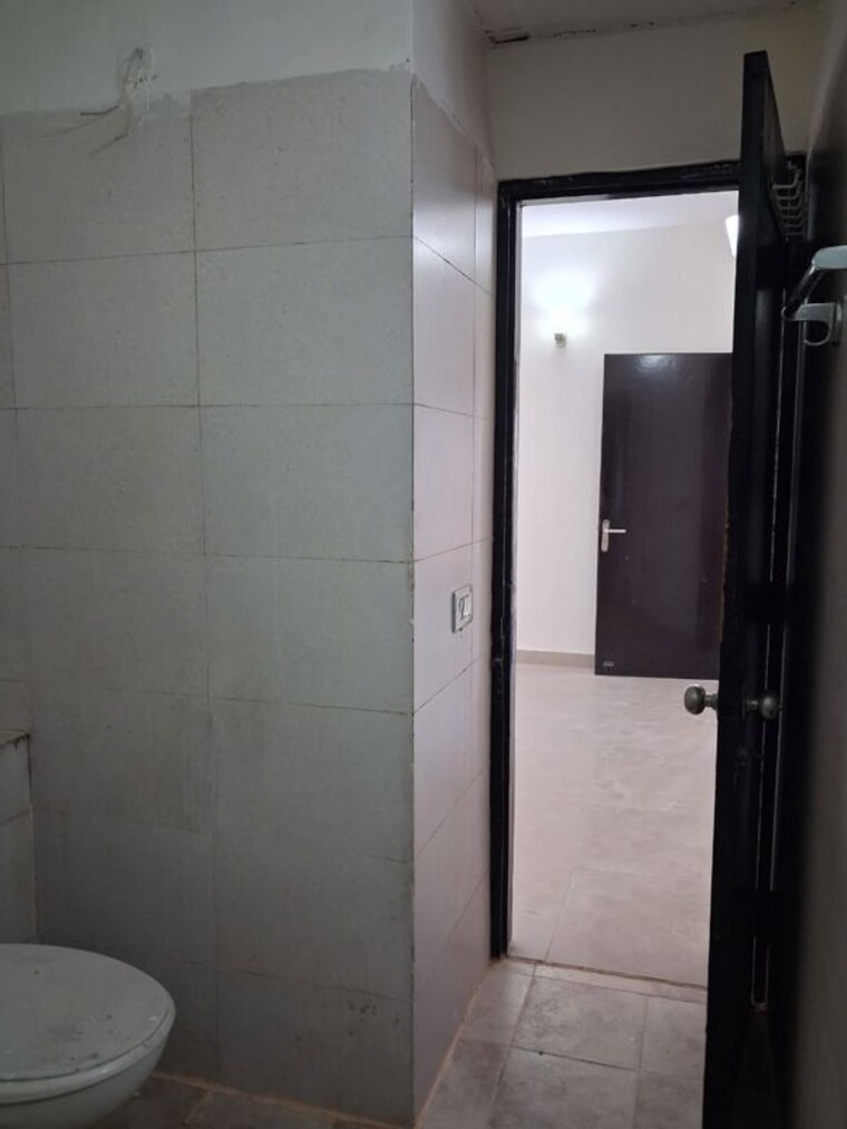 Bathroom, srs-royal-hills 2 Bedroom 1145 Sq.Ft. Apartment In Sector 87 Faridabad 10327722