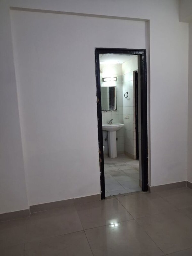 Room, srs-royal-hills 2 Bedroom 1145 Sq.Ft. Apartment In Sector 87 Faridabad 10327722