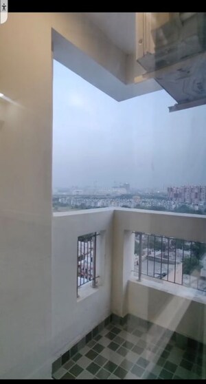 Furnished Amenities in 2.5 BHK Apartment at MI Rustle Court, Gomti Nagar – for Rent