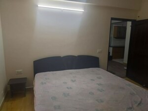 Room in 3 BHK Apartment at Mona Greens, Ghazipur – for Rent