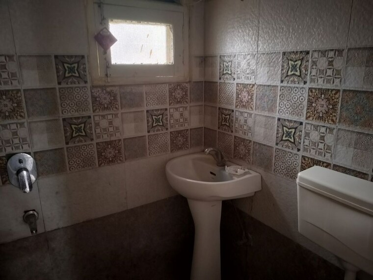 Bathroom, mona-greens 3 Bedroom 1835 Sq.Ft. Apartment In Ghazipur Zirakpur 10327740
