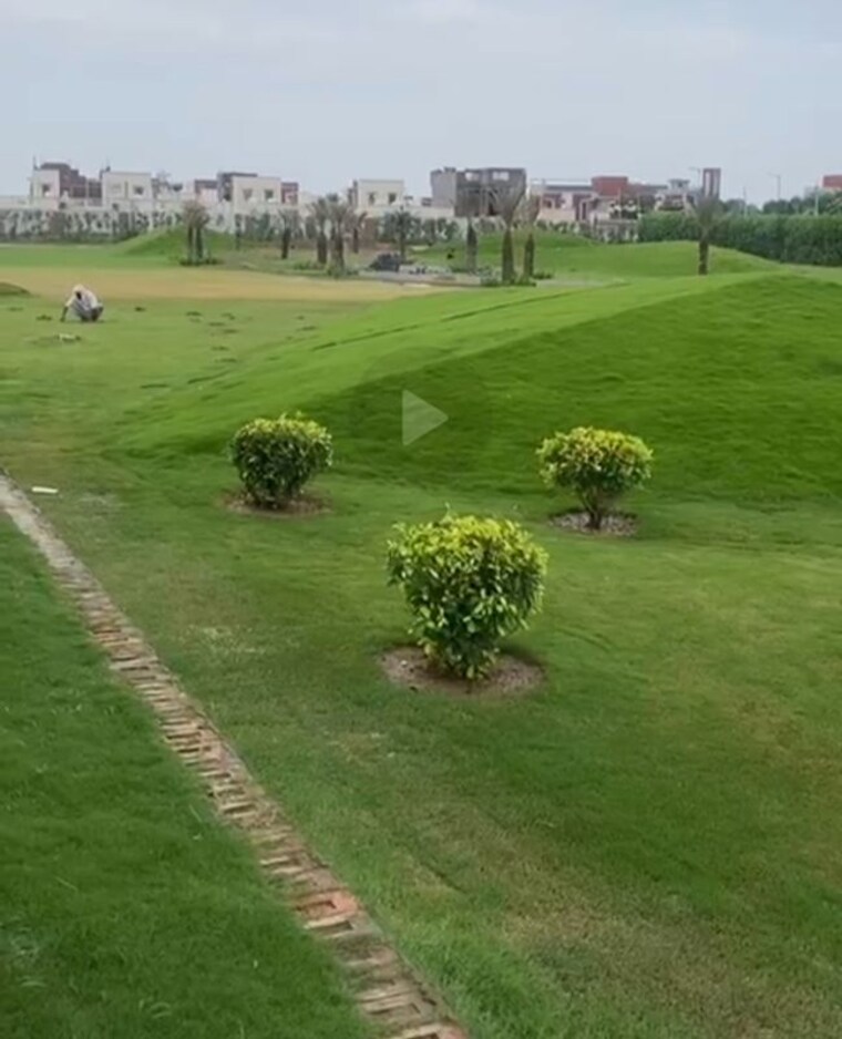 Garden, panchkula urban estate  125 Sq.Yd. Plot In Panchkula Urban Estate Panchkula 10327765
