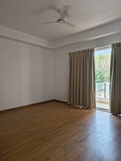 4 BHK + Servant Room Apartment For Rent in SS Linden