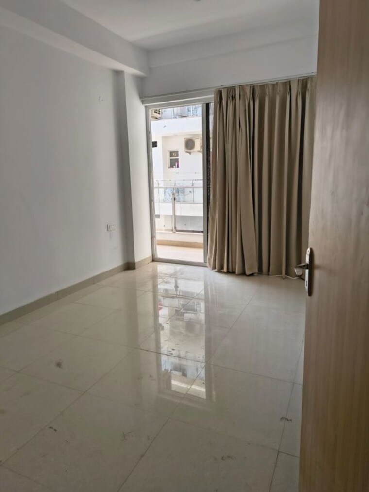 Bathroom, ss-linden 4 Bedroom 2741 Sq.Ft. Apartment In Sector 84 Gurgaon 10312709