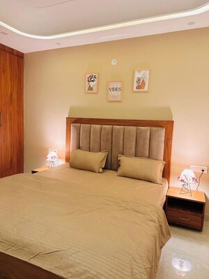 Bedroom in 1 BHK Builder Floor at Sector 39 – for Rent