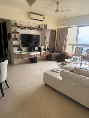 Team Area in 3 BHK Apartment at Keval Kunj, Vile Parle West – for Rent