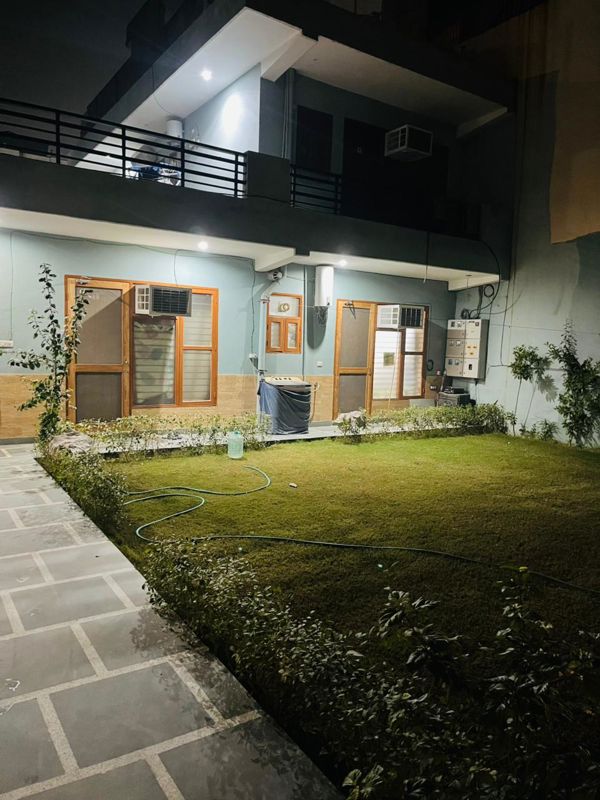 StudioBuilder Floor For Rent in Sector 31