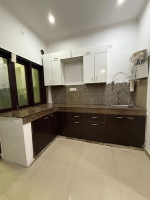 Kitchen in 2 BHK Builder Floor at Sector 43 – for Rent