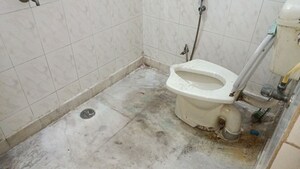 Bathroom in 1 BHK Builder Floor at Supertech Shopprix Mall Vaishali, Vaishali Sector 5 – for Rent