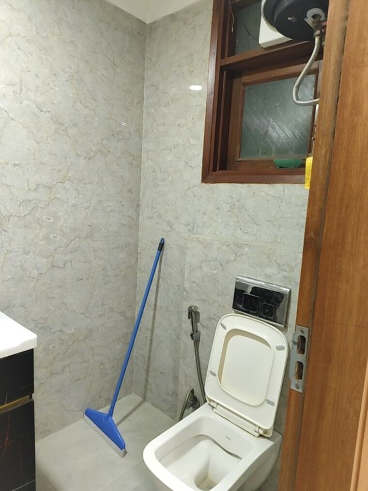 Bathroom, saket 3 Bedroom 1300 Sq.Ft. Builder Floor In Saket Delhi 10327861