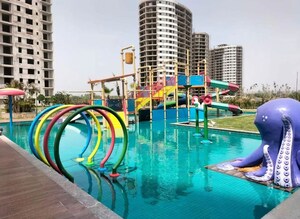 Swimming Pool in 3 BHK Apartment at Omaxe Lake, North Mullanpur – for Sale