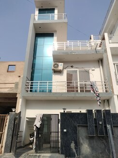 2 BHK + Servant Room,Study Room,Extra Room,Store Room Independent House For Rent in Gaur Yamuna City 7th Parkview