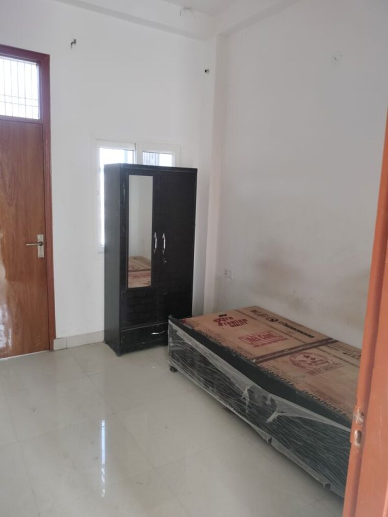 Room, gaur-yamuna-city-7th-parkview 2 Bedroom 850 Sq.Ft. Independent House In Gaur Yamuna City Greater Noida 10327850