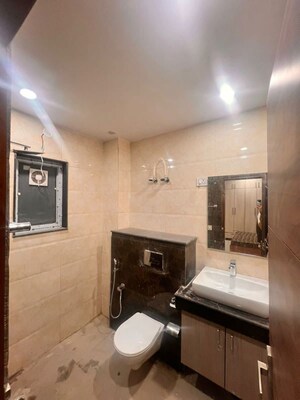 Bathroom in 1 BHK Builder Floor at Sector 40 – for Rent
