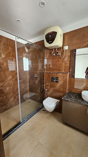 Furnished Amenities in 4 BHK Builder Floor at Dlf City Phase 3 – for Rent