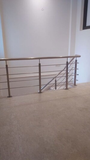 Room in 3 BHK Apartment at Hauz Khas Enclave – for Sale