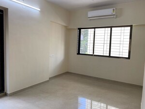 Bedroom in 2 BHK Apartment at Ameet Tower, Chembur – for Rent