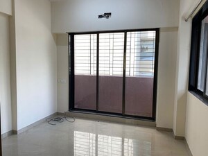 Bedroom in 2 BHK Apartment at Ameet Tower, Chembur – for Rent