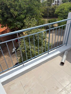 Balcony in 2 BHK Builder Floor at Sector 83 – for Rent