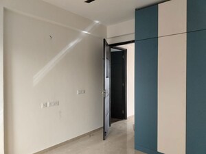Room in 2.5 BHK Builder Floor at Signature Global Park 4 and 5, Sohna Sector 36 – for Rent