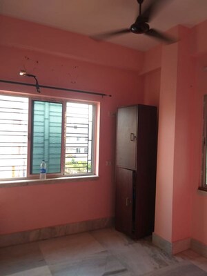 Room in 2 BHK Apartment at Kolkatta Gpo – for Sale