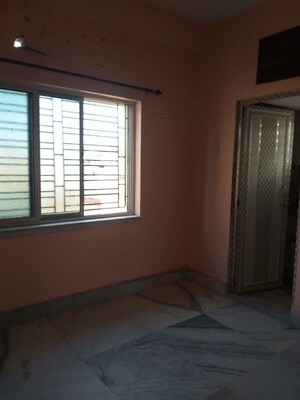 Room in 2 BHK Apartment at Kolkatta Gpo – for Sale