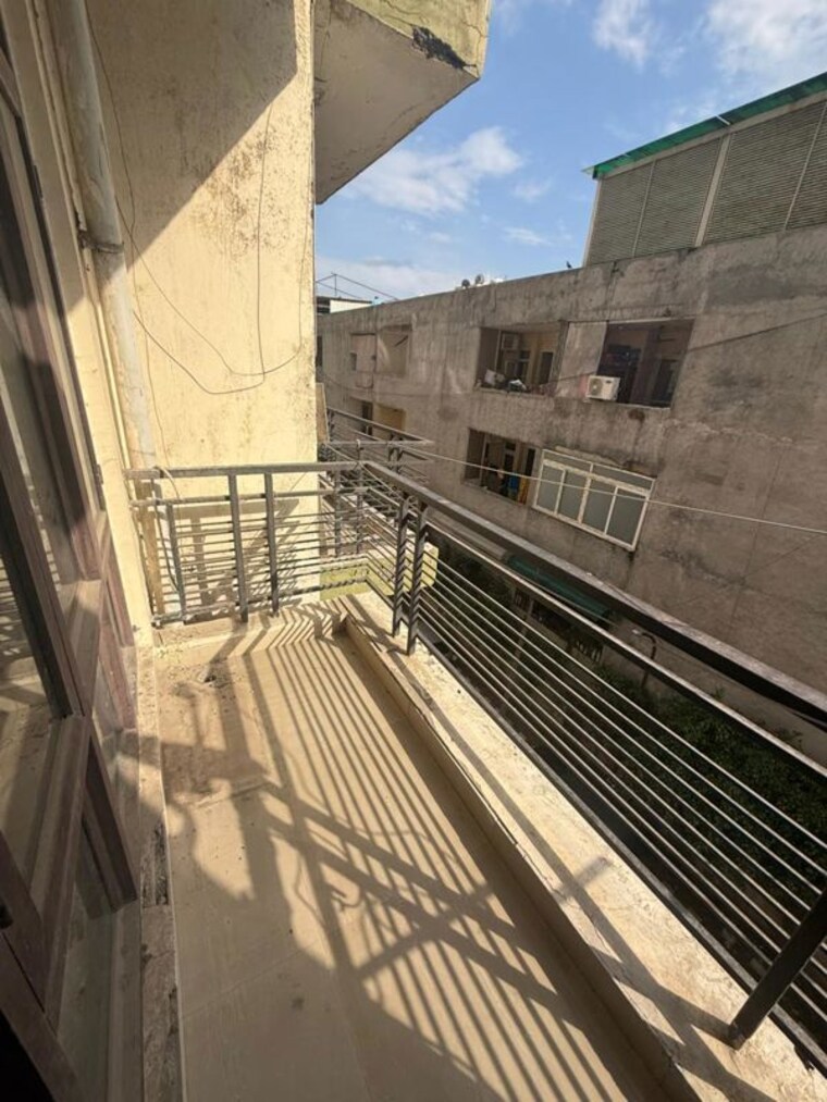Balcony, ambala highway 3 Bedroom 1450 Sq.Ft. Apartment In Ambala Highway Zirakpur 10328054