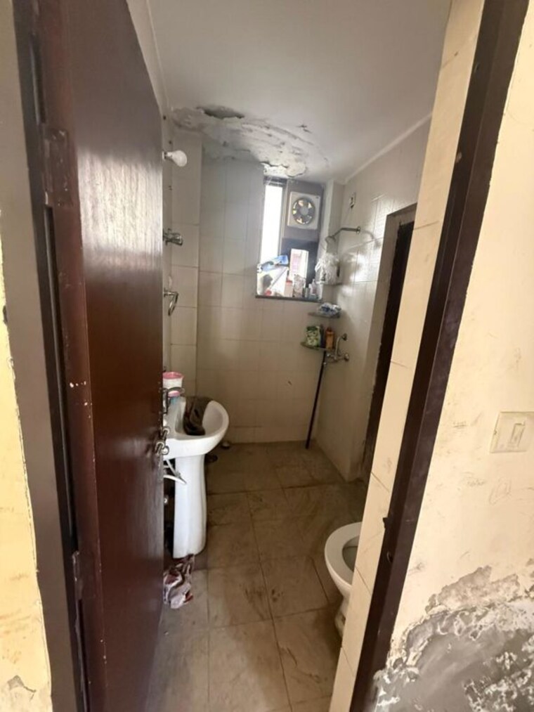 Bathroom, ambala highway 3 Bedroom 1450 Sq.Ft. Apartment In Ambala Highway Zirakpur 10328054