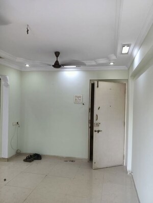 Room in 2 BHK Apartment at Dosti Group Maitri Gardens, Oswal Park – for Rent