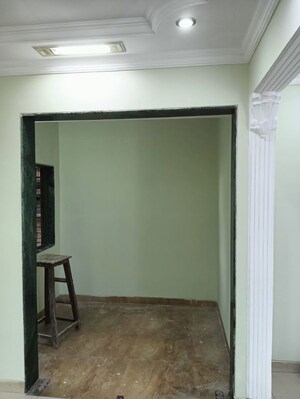 Room in 2 BHK Apartment at Dosti Group Maitri Gardens, Oswal Park – for Rent