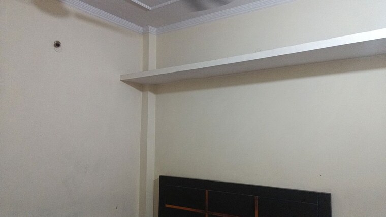 Room, mahagun-metro-mall 1 Bedroom 350 Sq.Ft. Builder Floor In Vaishali Sector 3 Ghaziabad 10328074