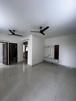 2 BHK + Extra Room Apartment For Sale in Signature Global City