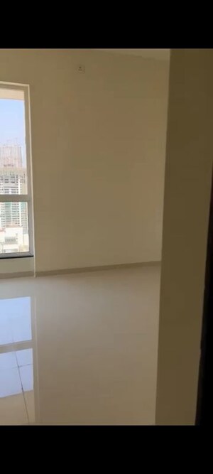 Room in 3 BHK Apartment at Sheth Zuri, Laxmi Nagar – for Sale