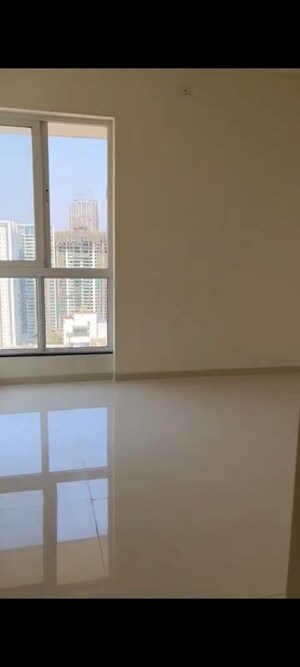 Room in 3 BHK Apartment at Sheth Zuri, Laxmi Nagar – for Sale