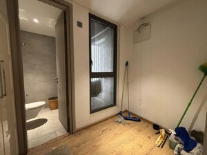 Room in 4 BHK Apartment at Rustomjee Seasons, Bandra East – for Rent