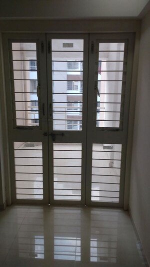 Room in 2 BHK Apartment at Ganesham Phase I, Pimple Saudagar – for Rent