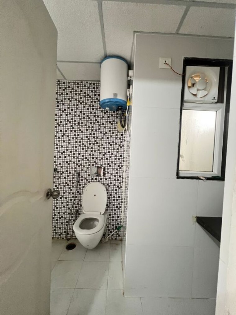 Bathroom, ansal-sushant-golf-city-celebrity-gardens 3 Bedroom 1746 Sq.Ft. Apartment In Sushant Golf City Lucknow 10328180