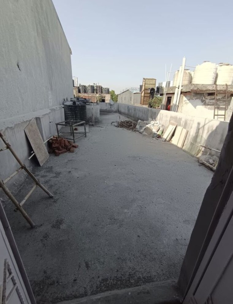 Terrace, kalkaji 2 Bedroom 900 Sq.Ft. Builder Floor In Kalkaji Delhi 10328178