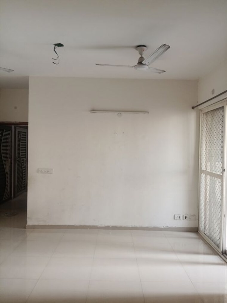 Room, mahagun-my-woods 2.5 Bedroom 1290 Sq.Ft. Apartment In Sector 16c Greater Noida Greater Noida 10328217