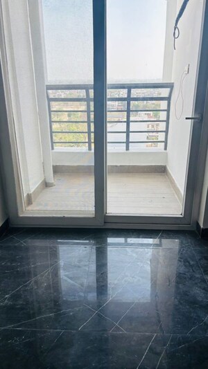 3.5 BHK Apartment For Rent in Tulsiani Golf View, Gomti Nagar