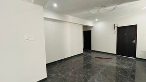 Room in 3.5 BHK Apartment at Tulsiani Golf View, Gomti Nagar – for Rent