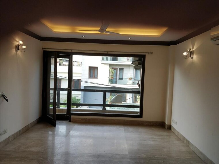 Room, sector 12 6+ Bedroom 162 Sq.Mt. Builder Floor In Sector 12 Noida 10328212