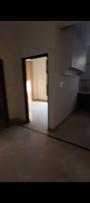 Room in 3 BHK Apartment at Jyoti Super Street, Raj Nagar Extension – for Rent