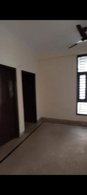 Room in 3 BHK Apartment at Jyoti Super Street, Raj Nagar Extension – for Rent