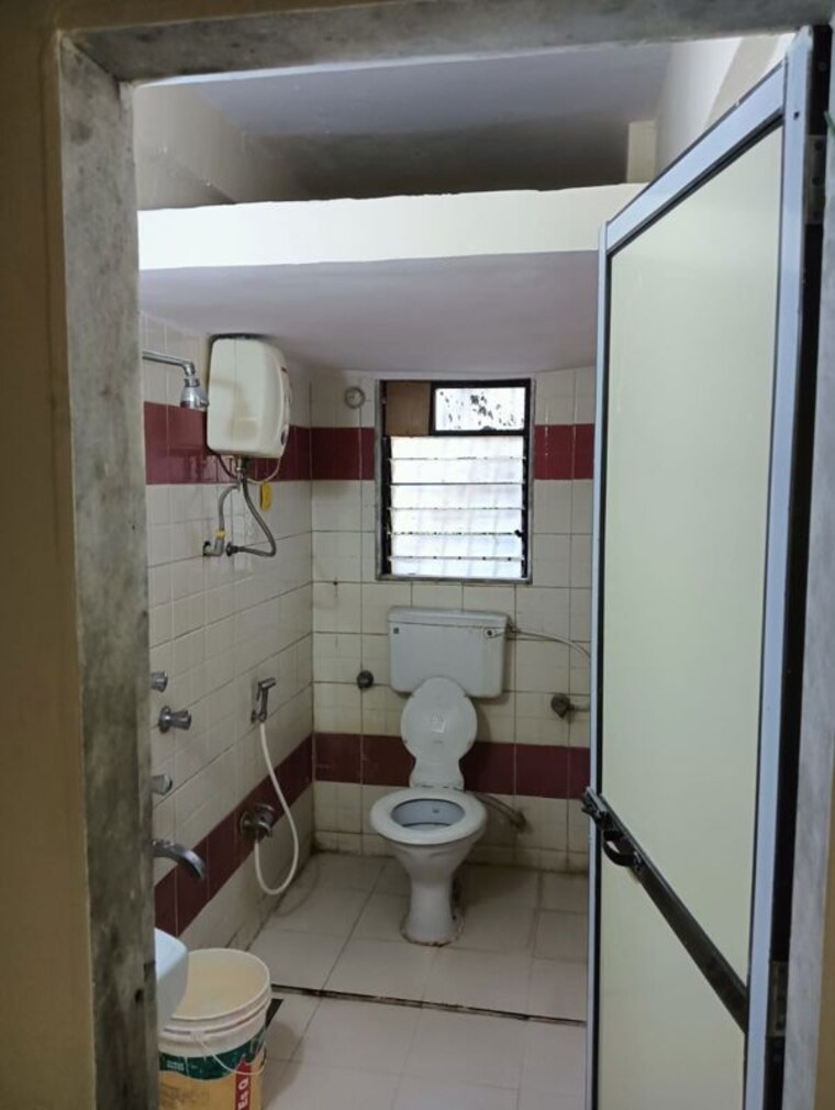 Bathroom, himgiri-lokupvan-phase-ii-chs-ltd 2 Bedroom 650 Sq.Ft. Apartment In Vasant Vihar Thane 10328253