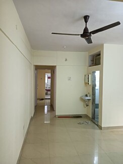 2 BHK Apartment For Rent in Himgiri Lokupvan Phase II CHS Ltd